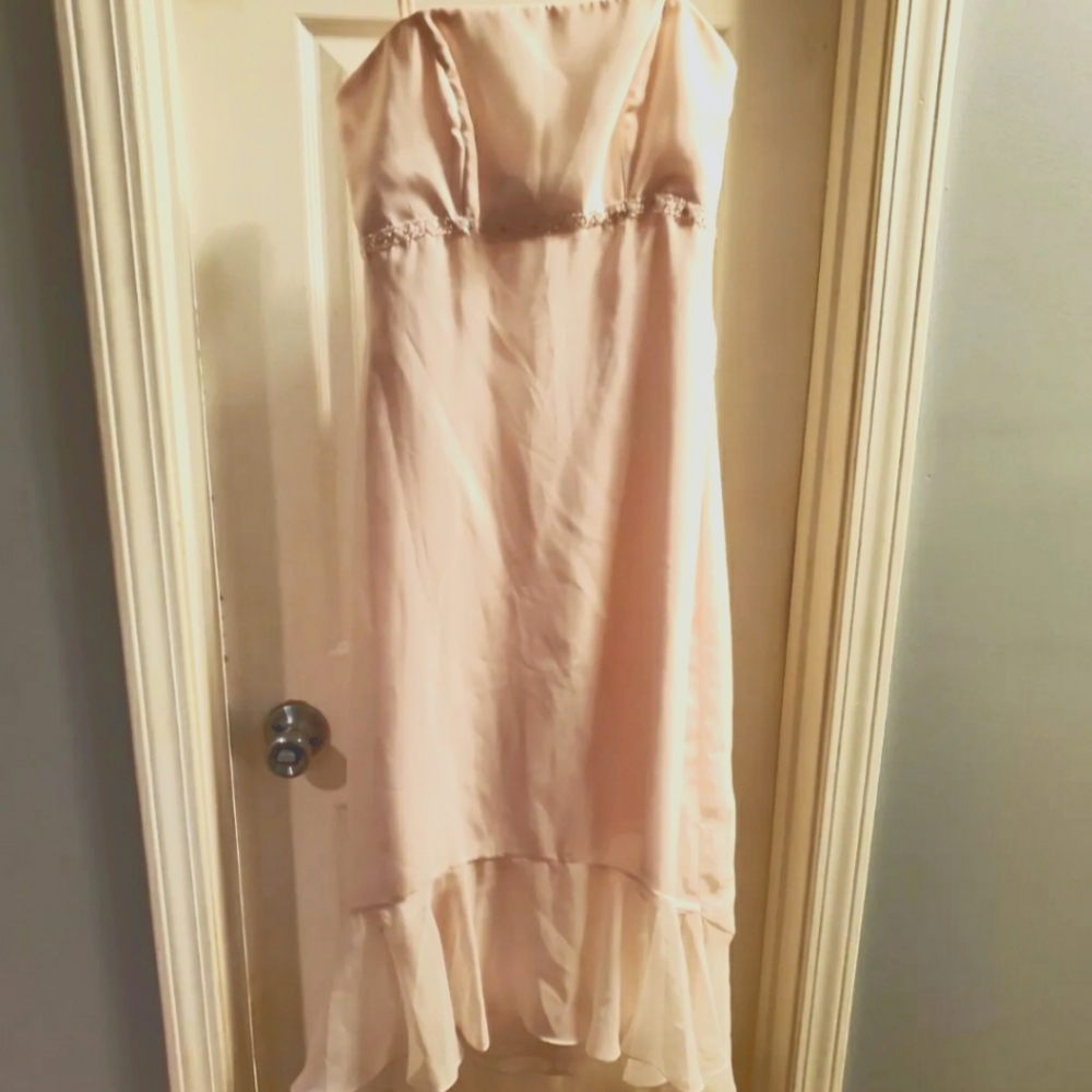 Alexia Designs, sz 4, powder pink, high-low, chiffon dress. Spaghetti straps.EUC